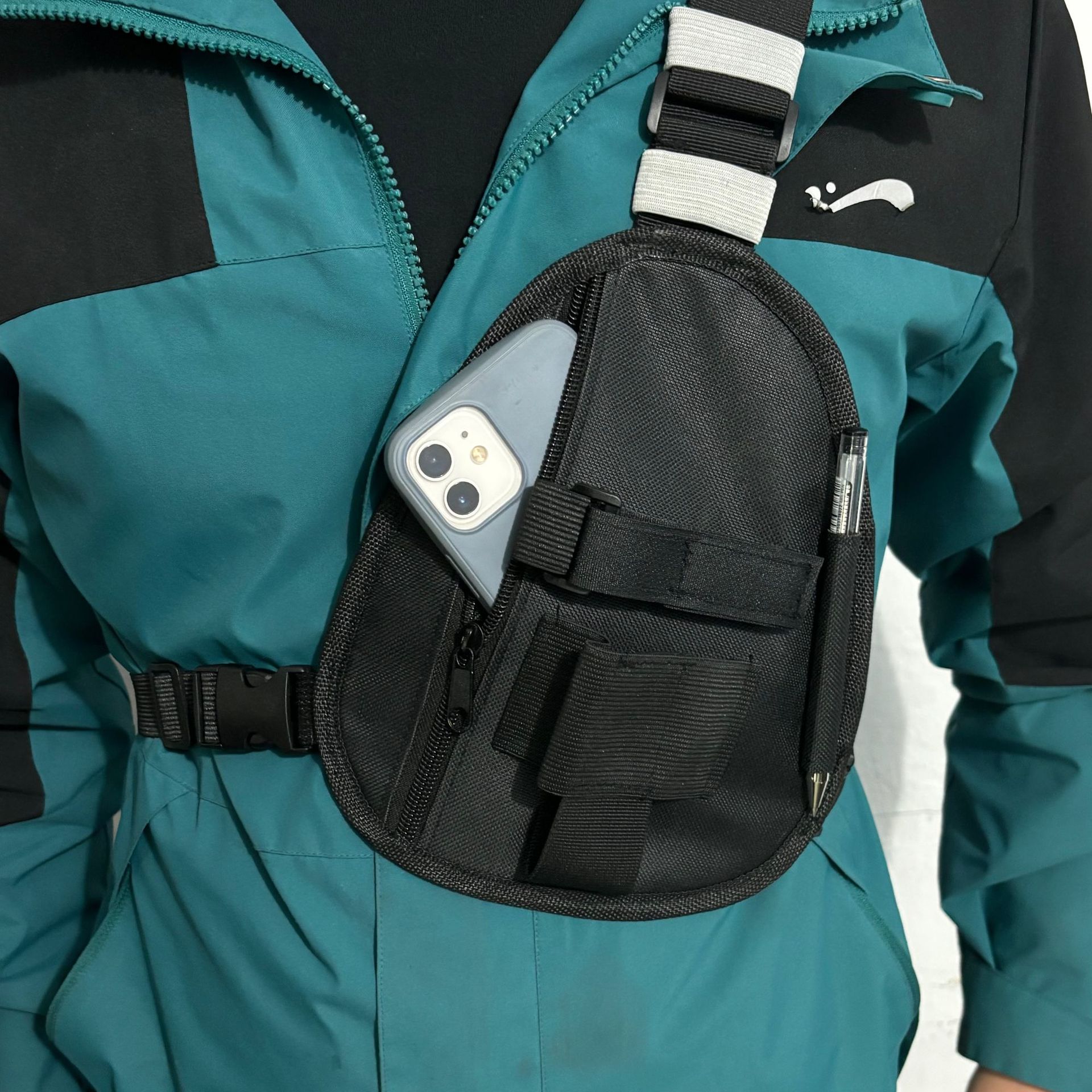 Cassette Walkman Belt - Bolsa de Pecho Multifuncional para Walkie-Talkie